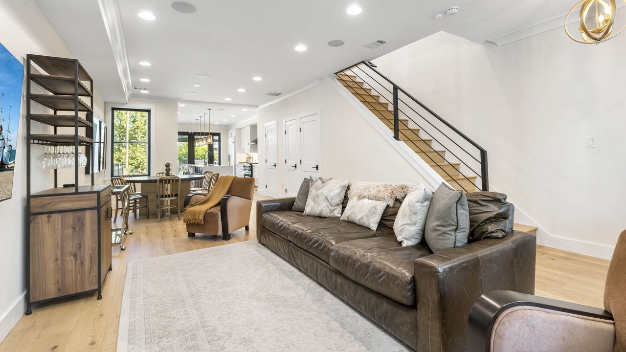 Photo of Livingroom in Brightwood Park