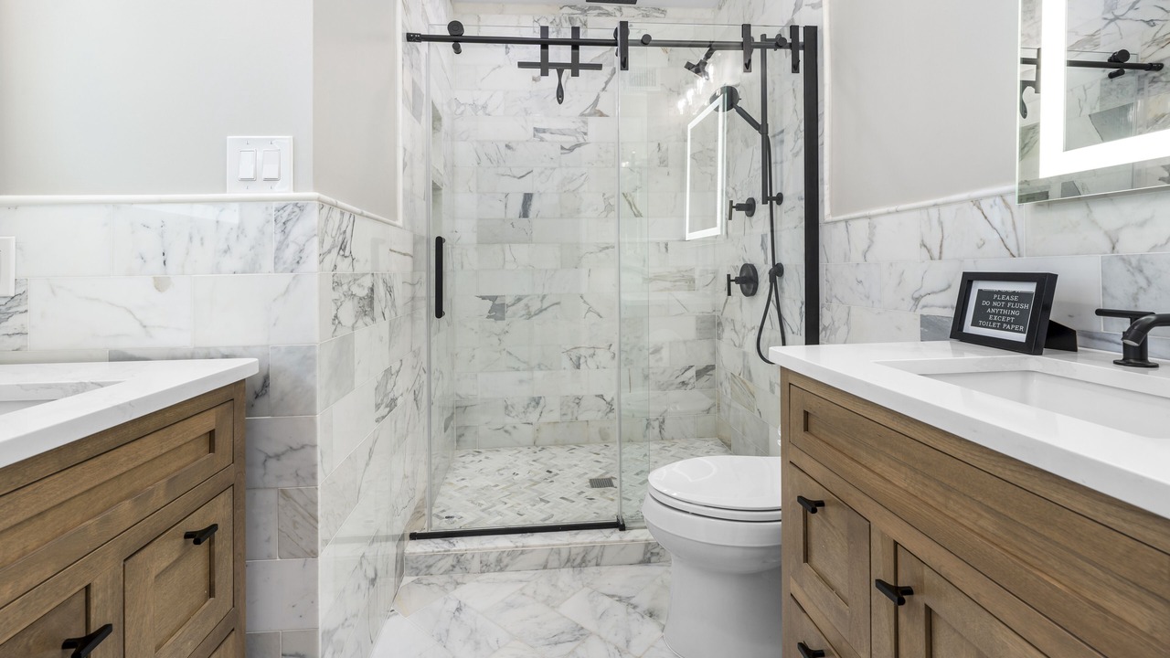 Photo of Bathroom in Brightwood Park