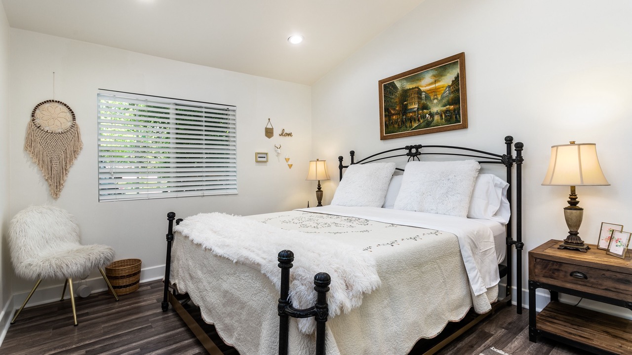 Photo of Bedroom in Woodland Hills