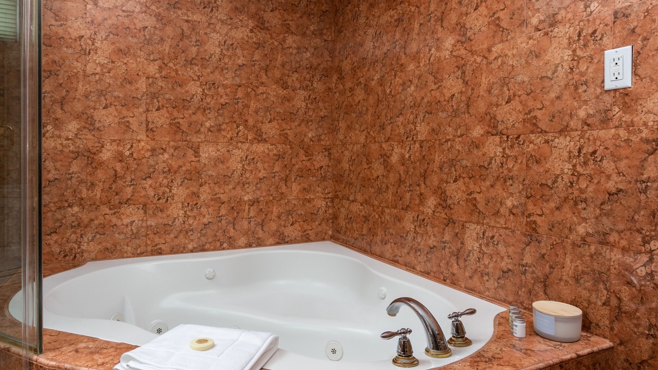 Photo of Bathroom in Woodland Hills