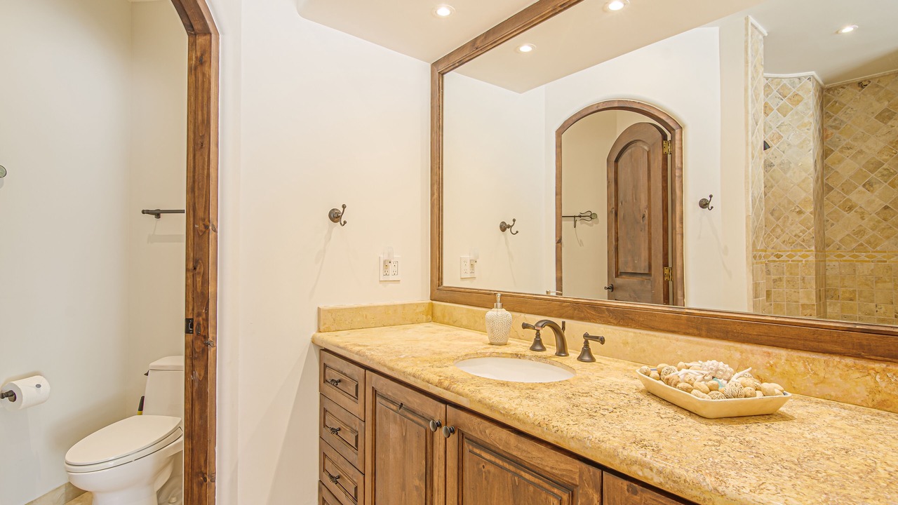 Photo of Bathroom in Buzzards