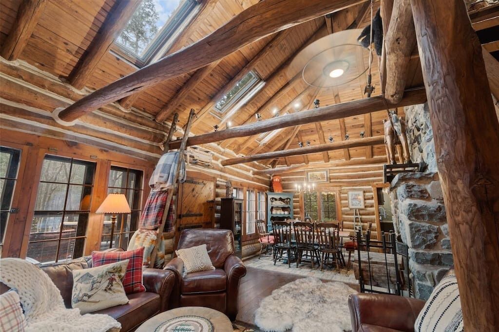 Photo of Livingroom in East Stroudsburg