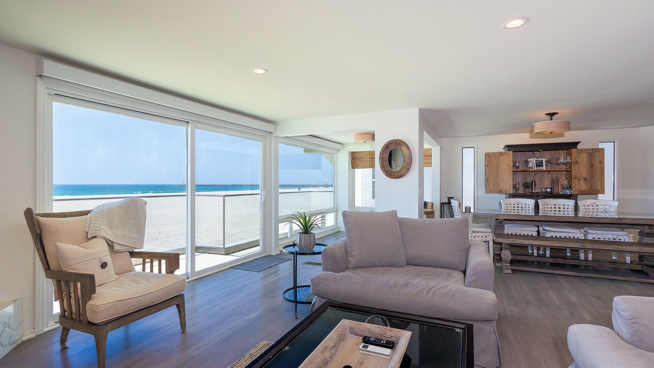 Photo of Livingroom in Silver Strand