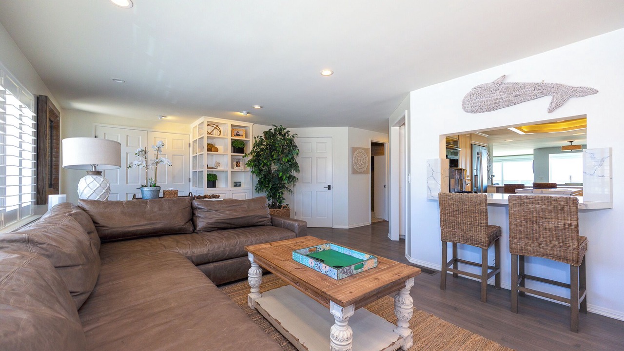 Photo of Livingroom in Silver Strand