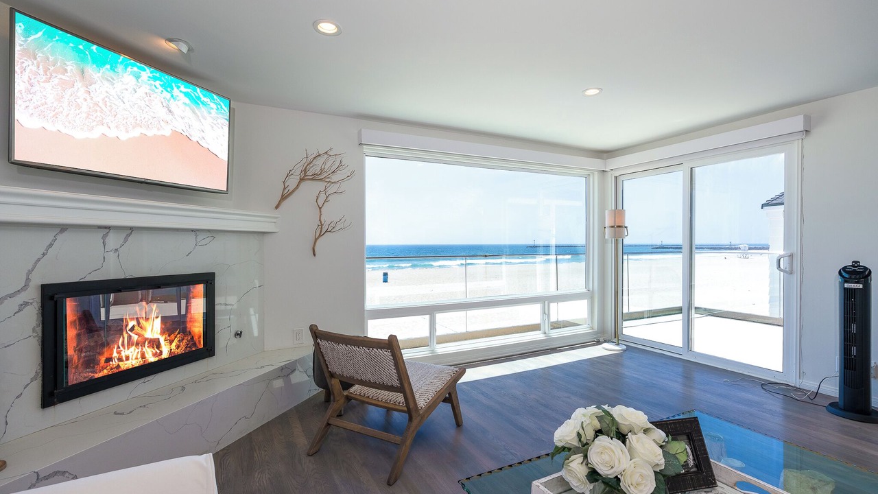 Photo of Livingroom in Silver Strand
