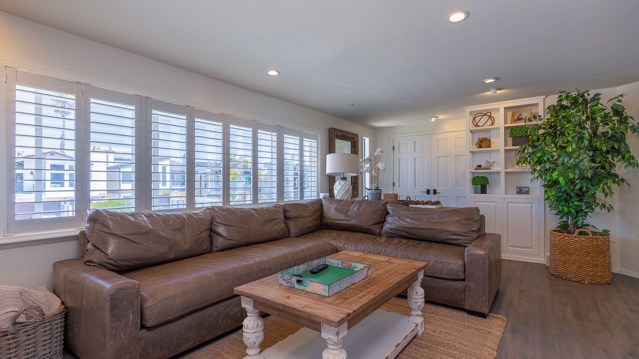 Photo of Livingroom in Silver Strand