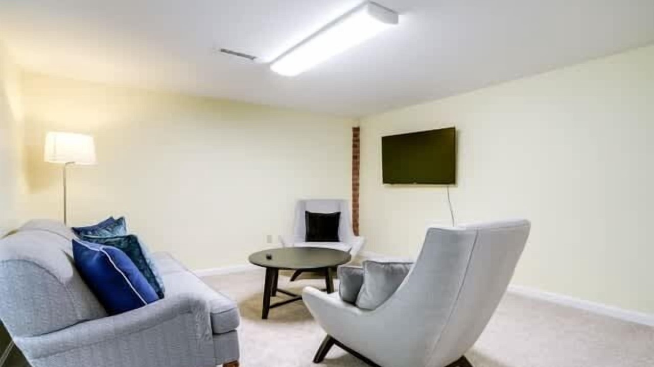 Photo of Livingroom in Forest Glen