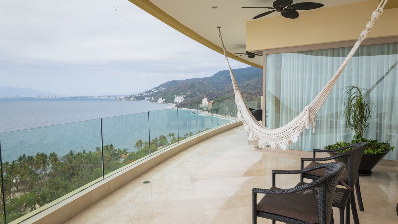 Photo of Patio Balcony in South Shore Hotel Area