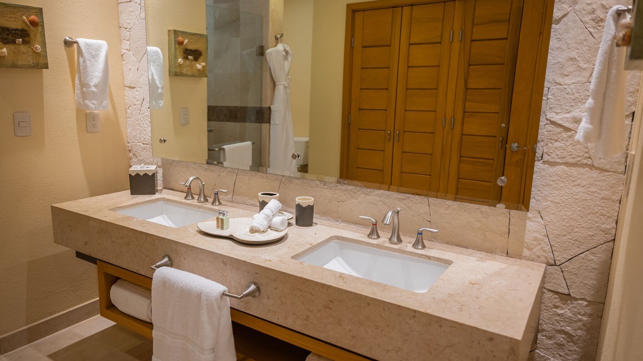 Photo of Bathroom in South Shore Hotel Area