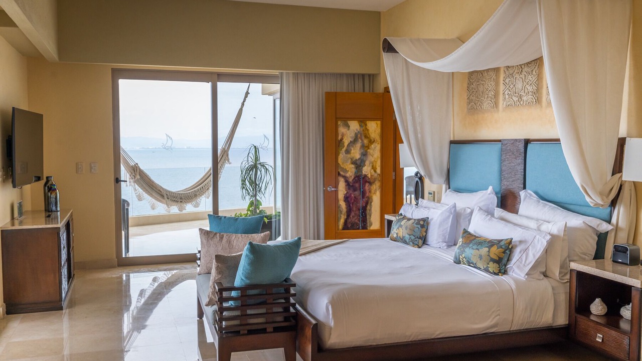 Photo of Bedroom in South Shore Hotel Area
