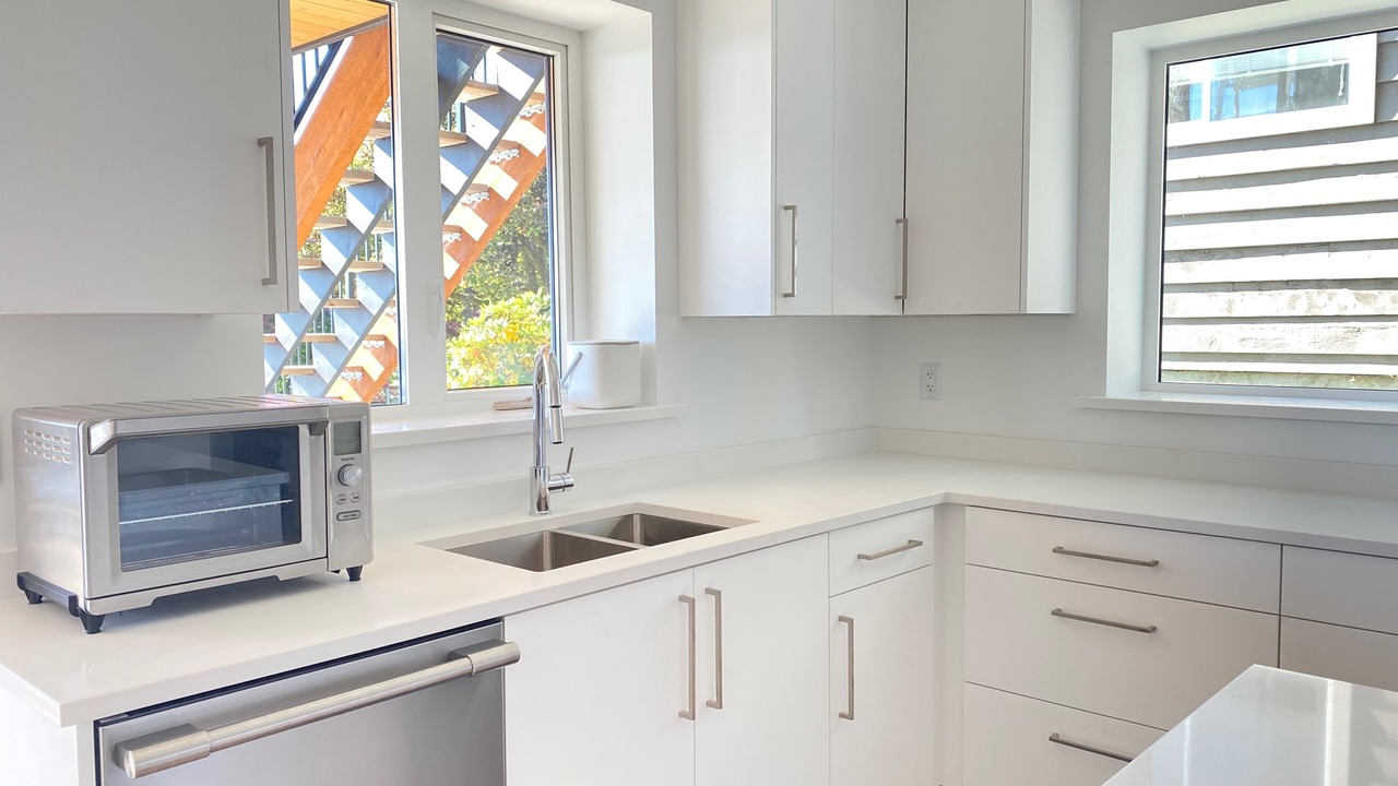 Photo of Kitchen in District of North Vancouver