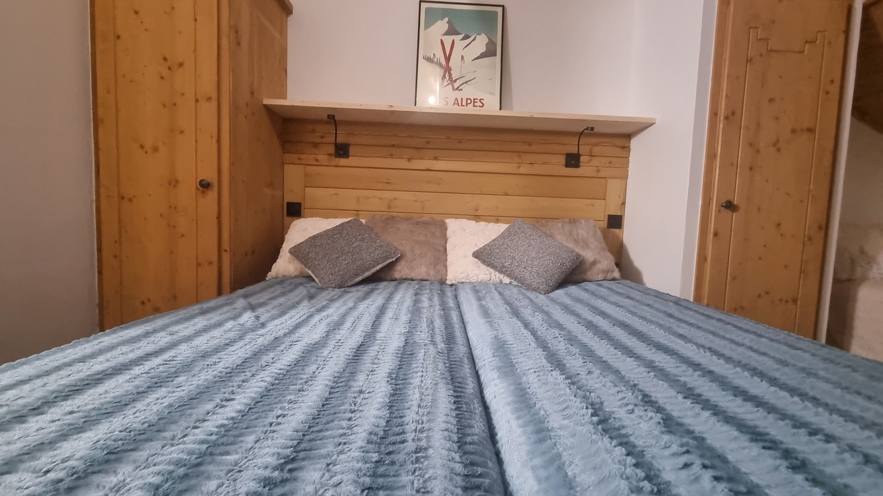 Photo of Bedroom in Arc-1950