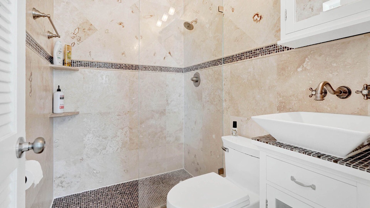 Photo of Bathroom in Coral Ridge Isles