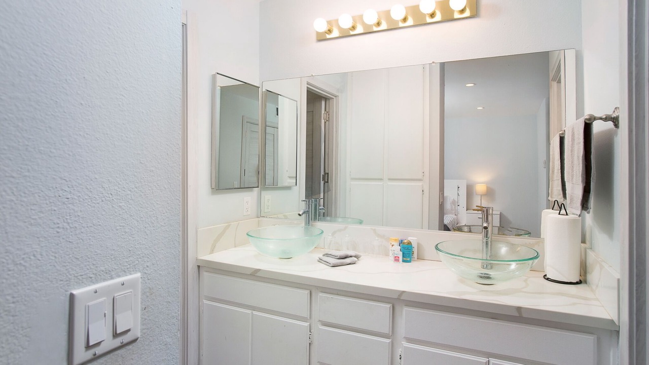 Photo of Bathroom in Oak Park