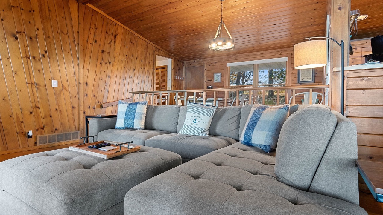Photo of Livingroom in Little Sturgeon