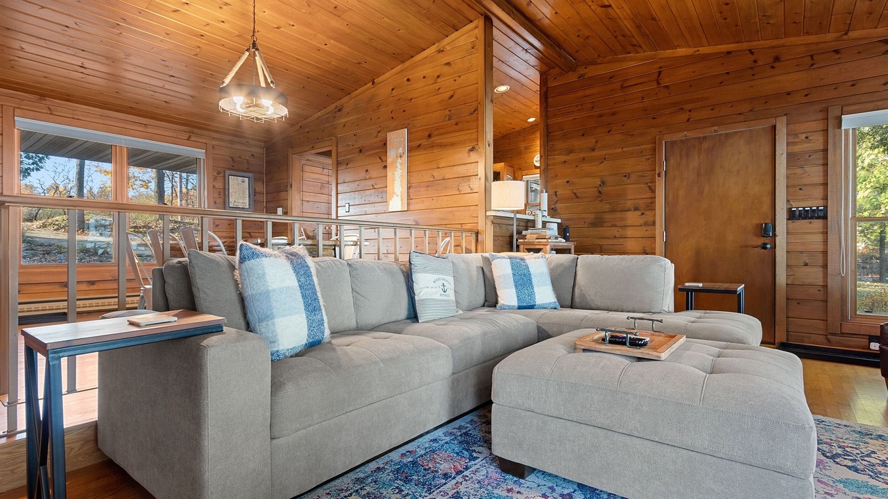 Photo of Livingroom in Little Sturgeon