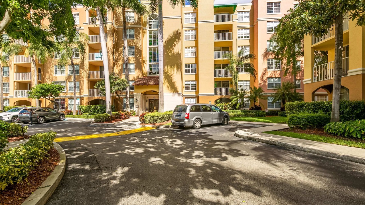 Photo of Others in Aventura
