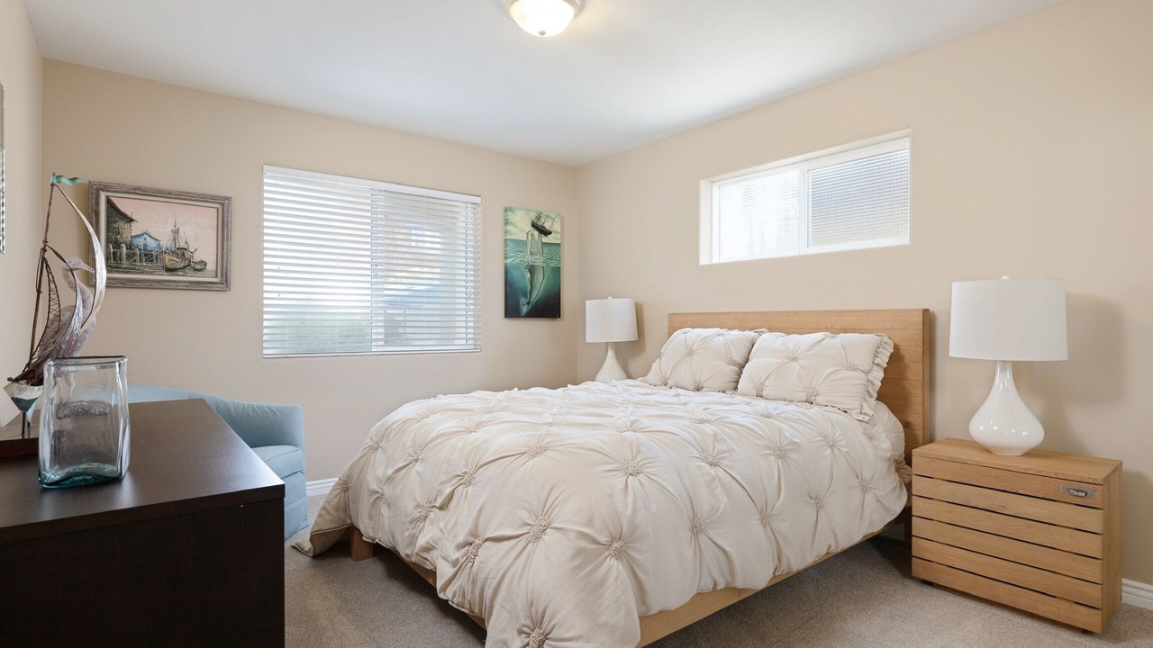 Photo of Bedroom in Pierpont Bay