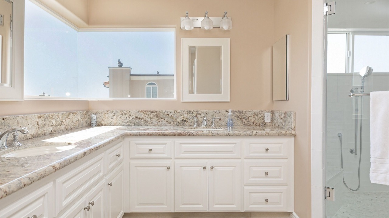 Photo of Bathroom in Pierpont Bay