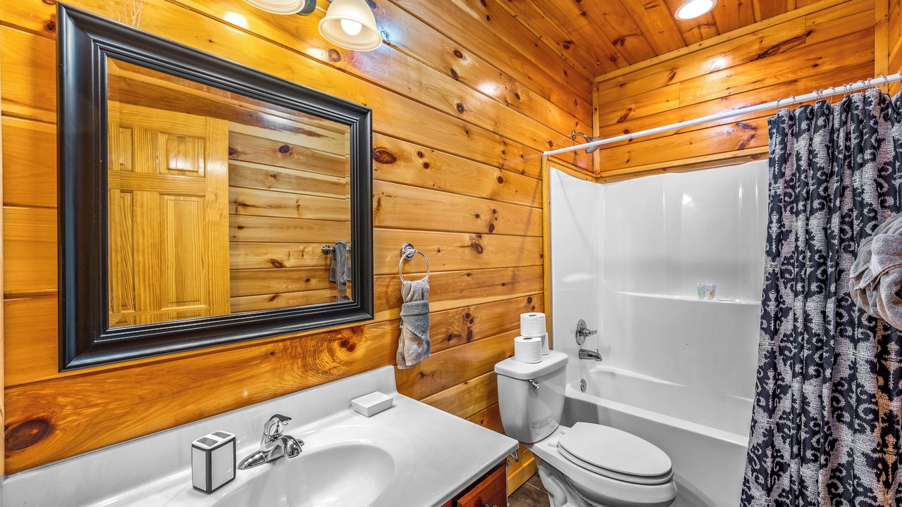 Photo of Bathroom in Pigeon Forge