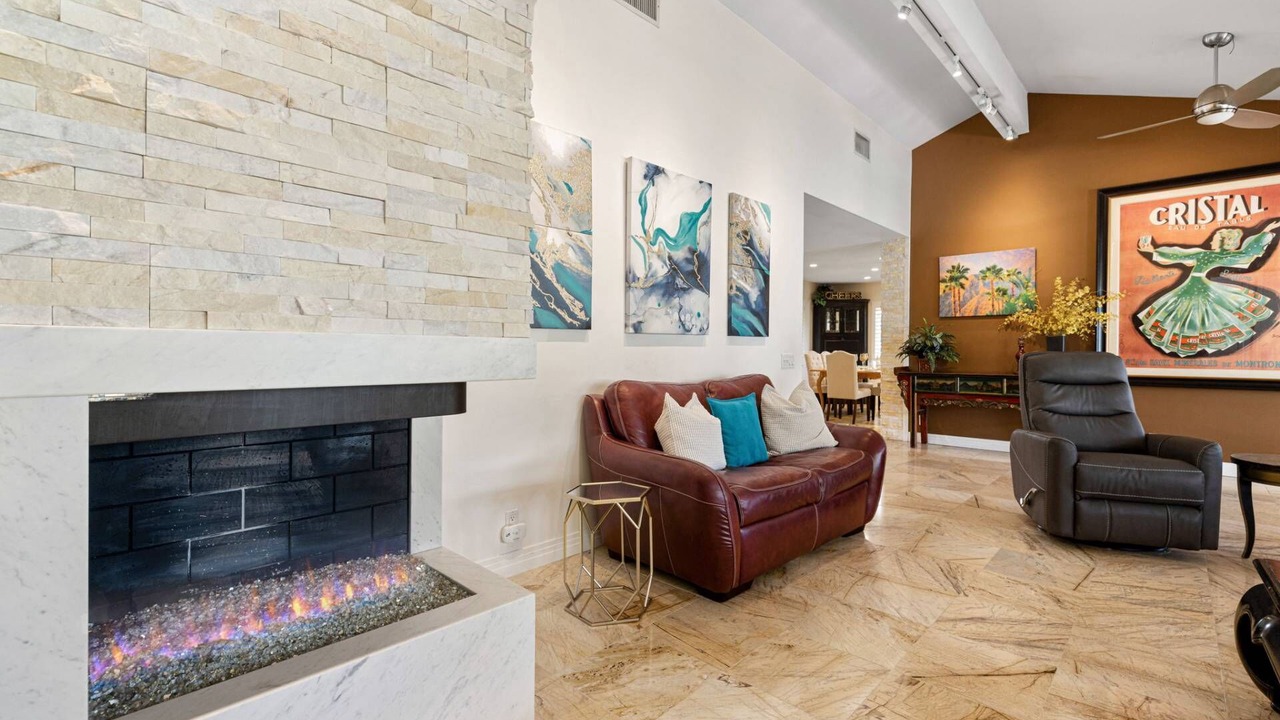 Photo of Livingroom in Palm Desert