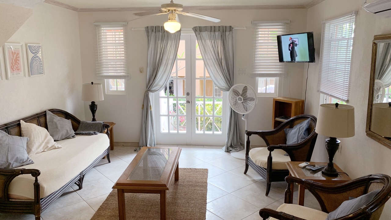 Photo of Livingroom in Fitts Village