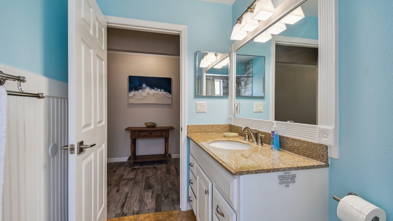 Photo of Bathroom in Independence Square
