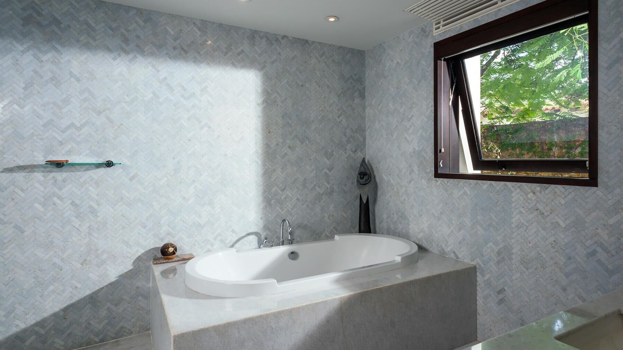 Photo of Bathroom in Buzzards