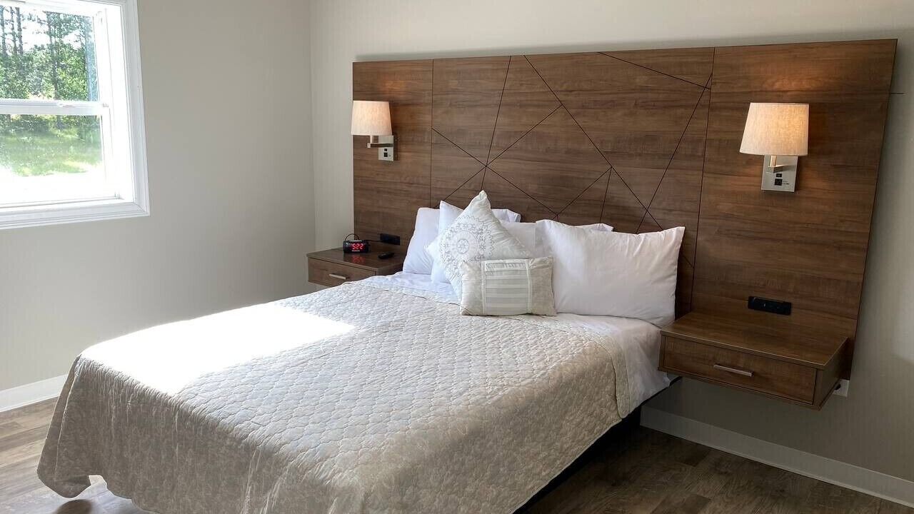 Photo of Bedroom in Nekoosa