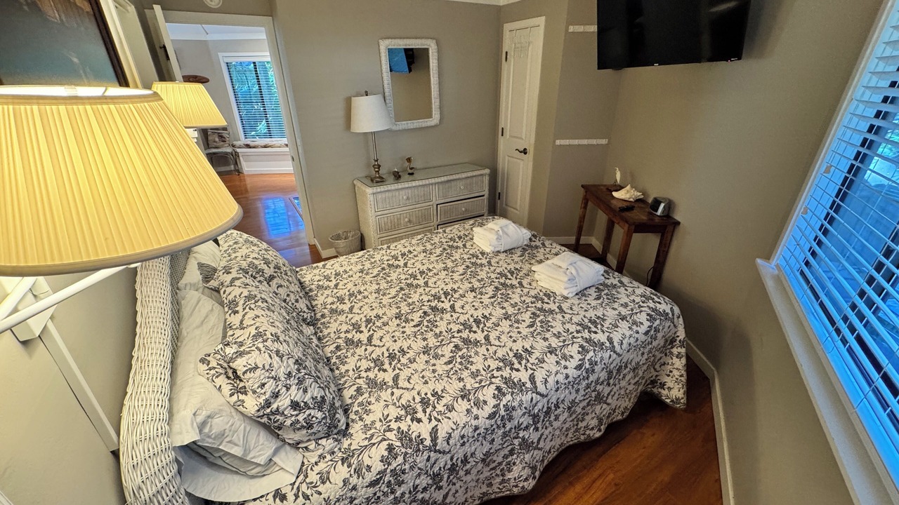 Photo of Bedroom in Night Heron