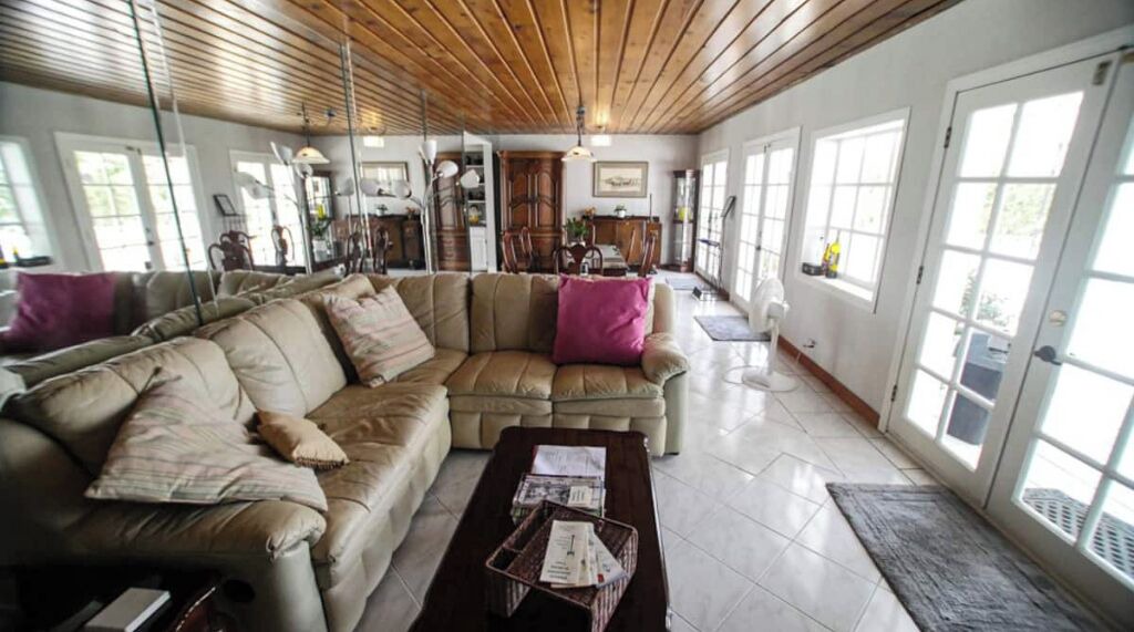 Photo of Livingroom in Lakeland Village