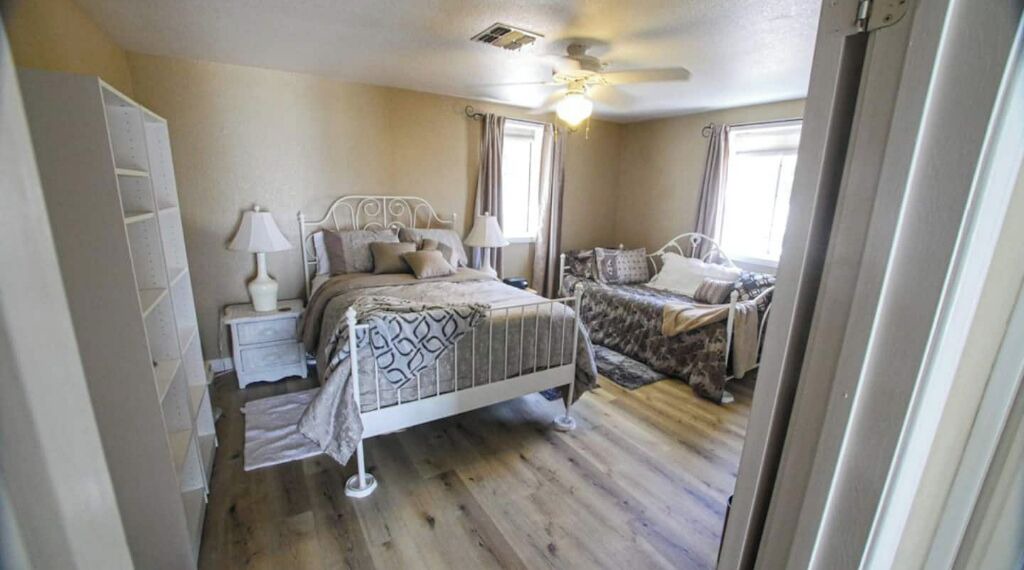 Photo of Bedroom in Lakeland Village