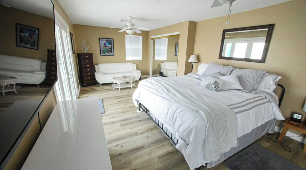 Photo of Bedroom in Lakeland Village