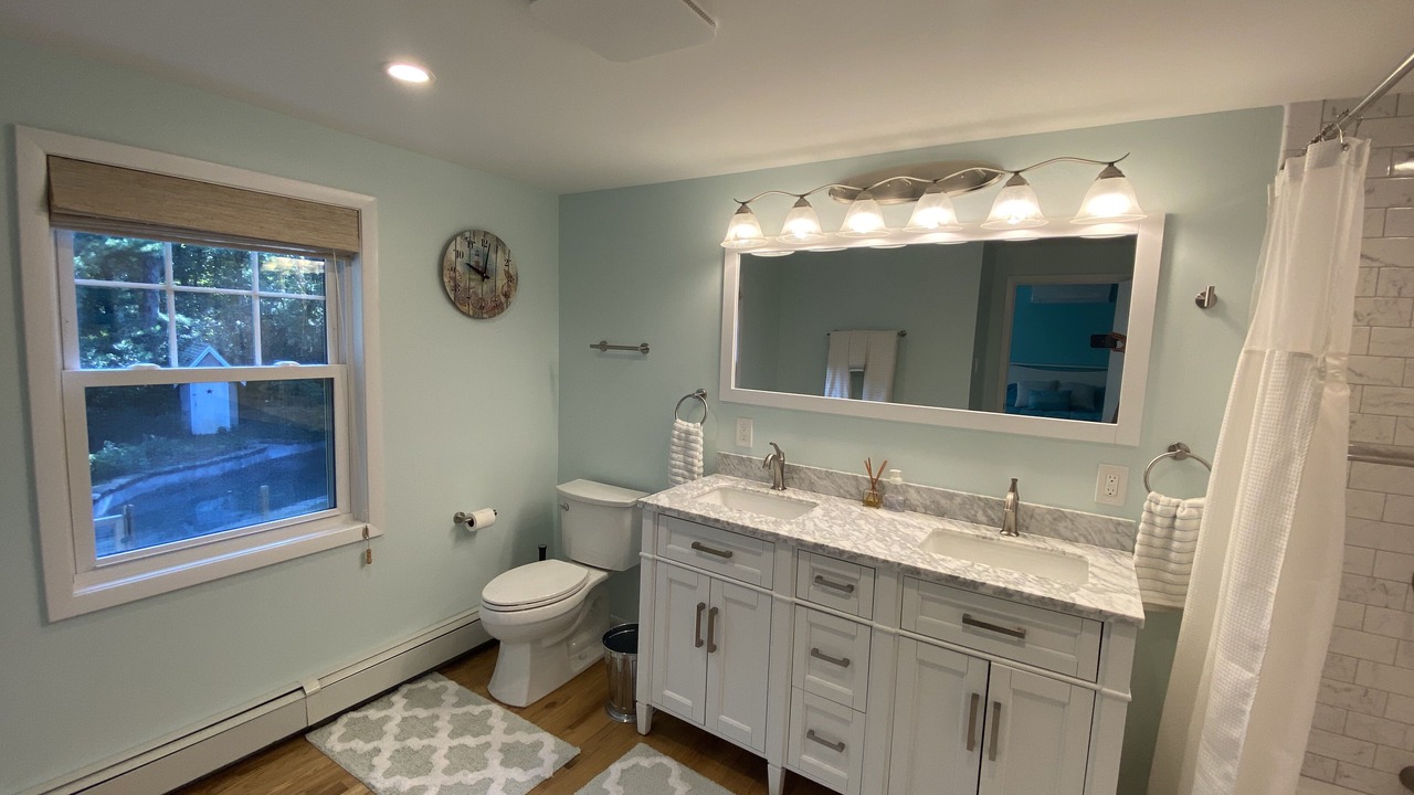 Photo of Bathroom in Wainscott Woods