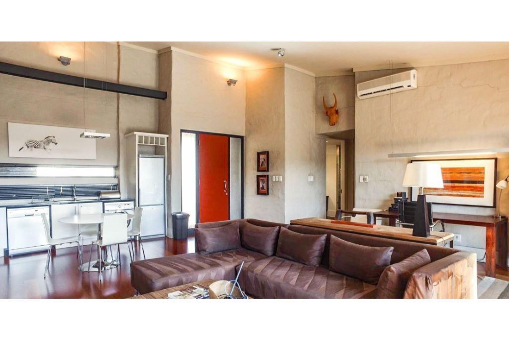 Photo of Livingroom in Greater Johannesburg Metropolitan Area