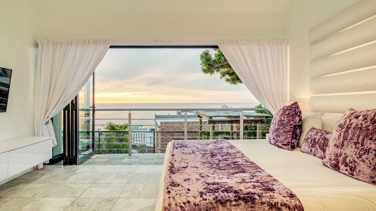 Photo of Bedroom in Camps Bay