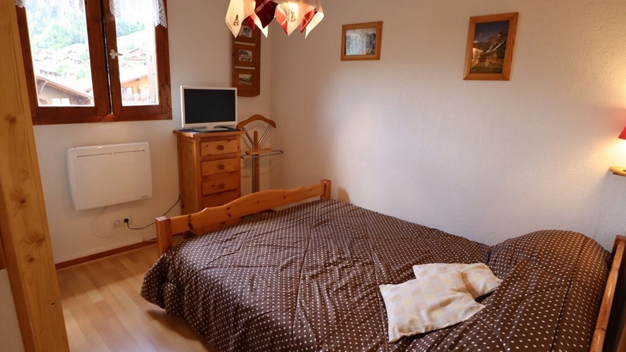 Photo of Bedroom in Areches