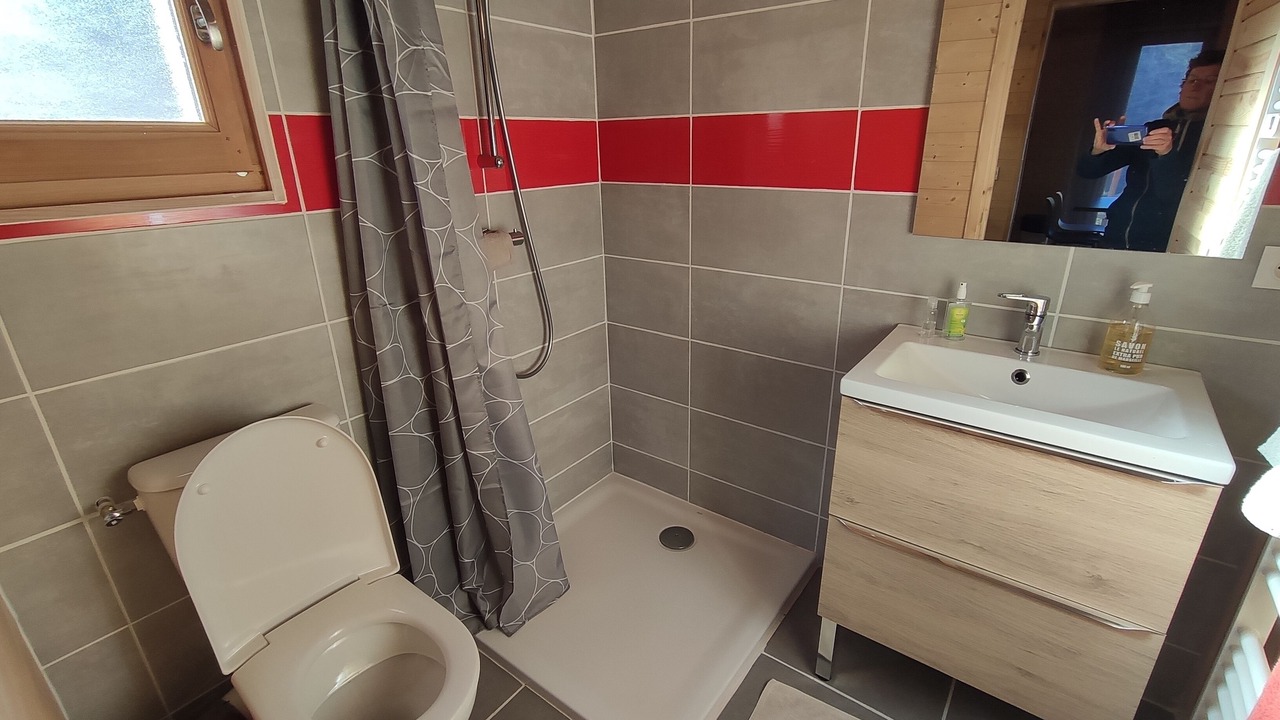 Photo of Bathroom in Queige