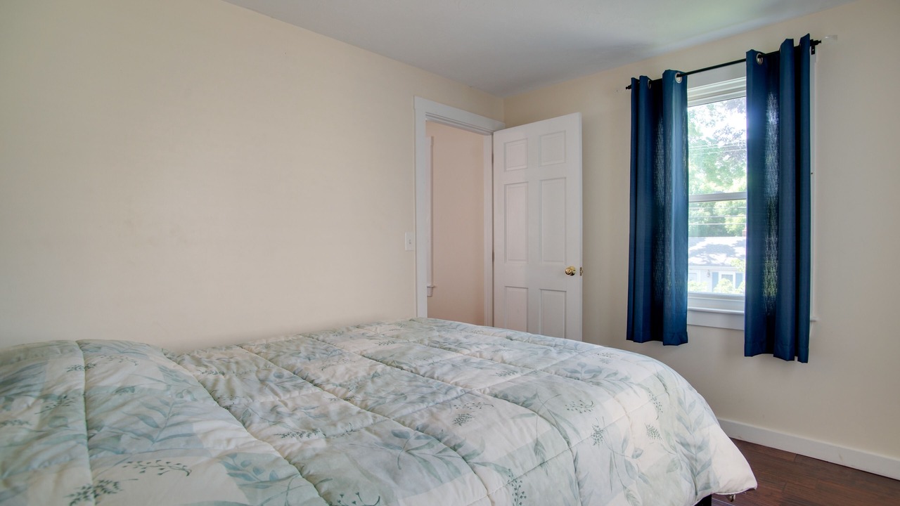 Photo of Bedroom in Falmouth Heights