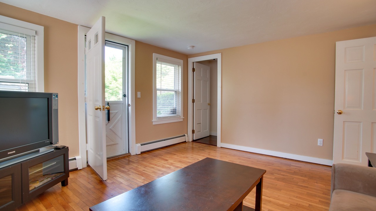 Photo of Livingroom in Falmouth Heights