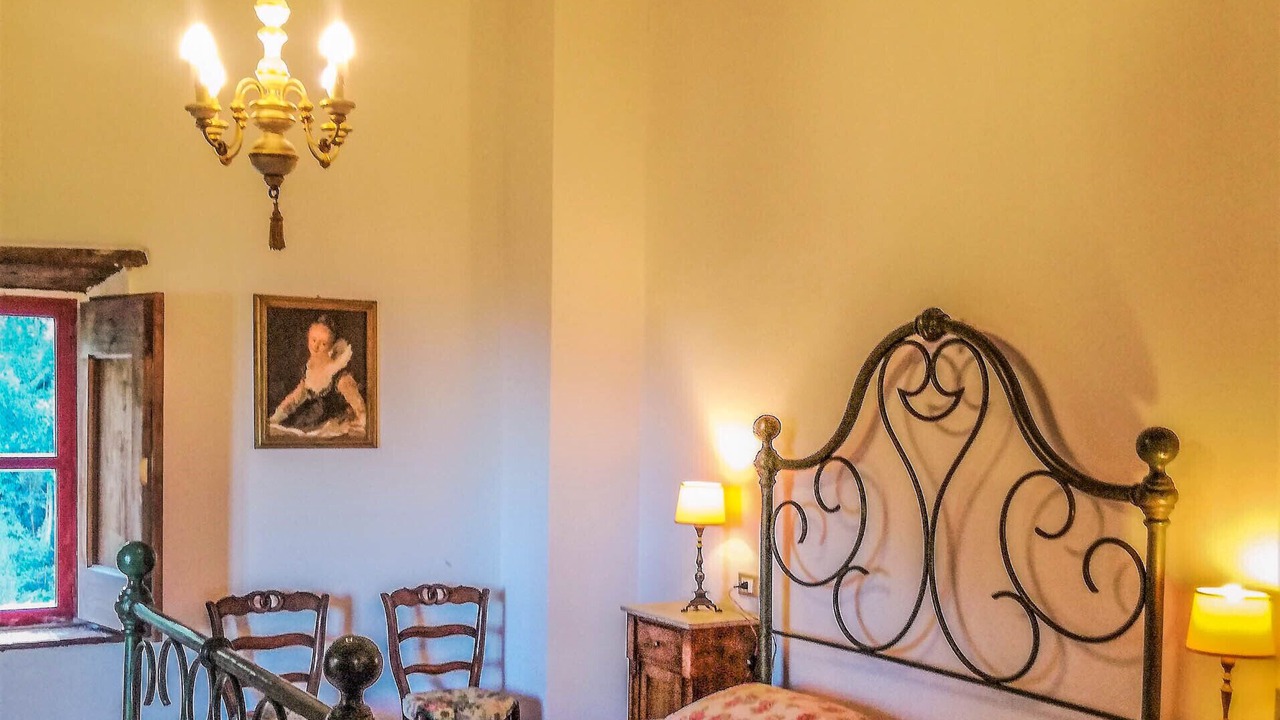 Photo of Bedroom in Buti