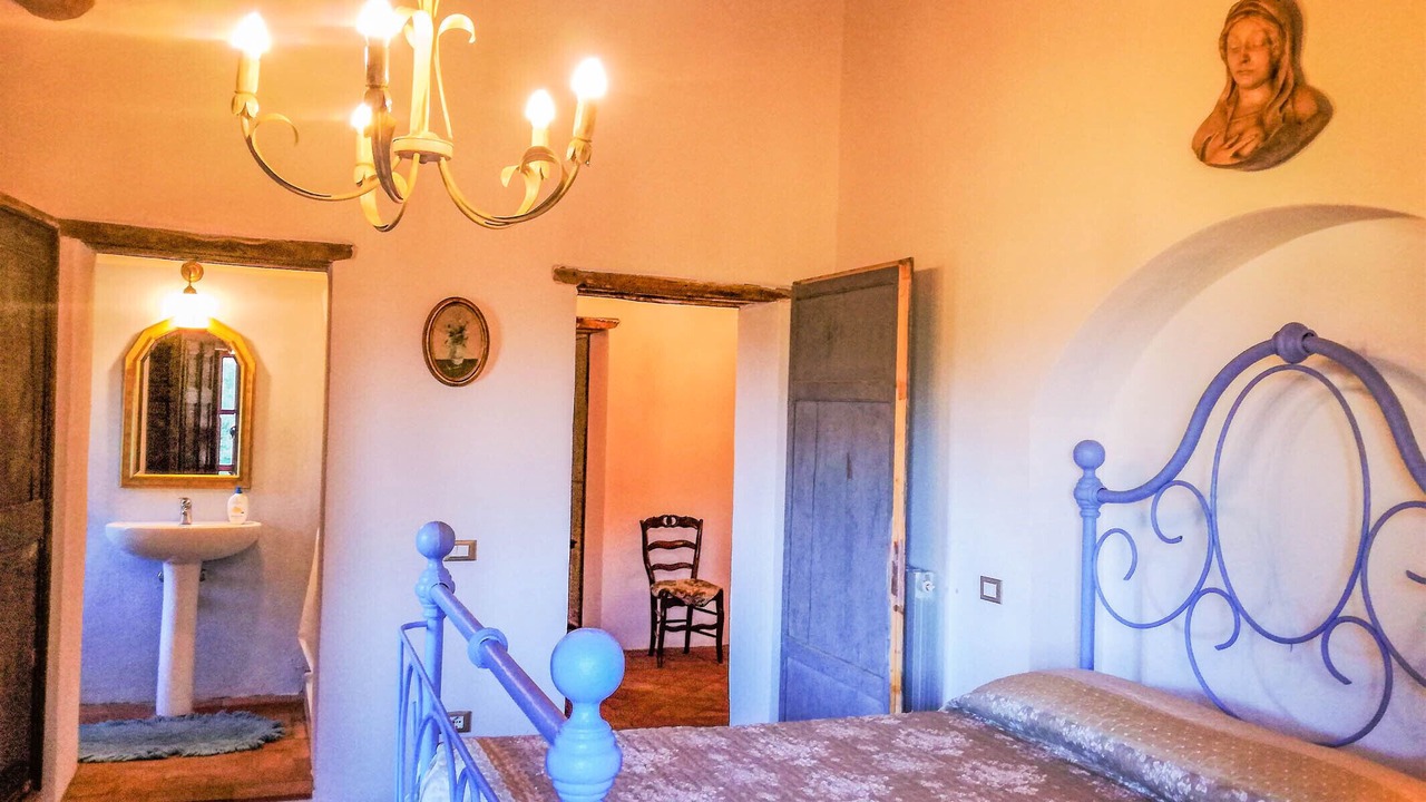 Photo of Bedroom in Buti