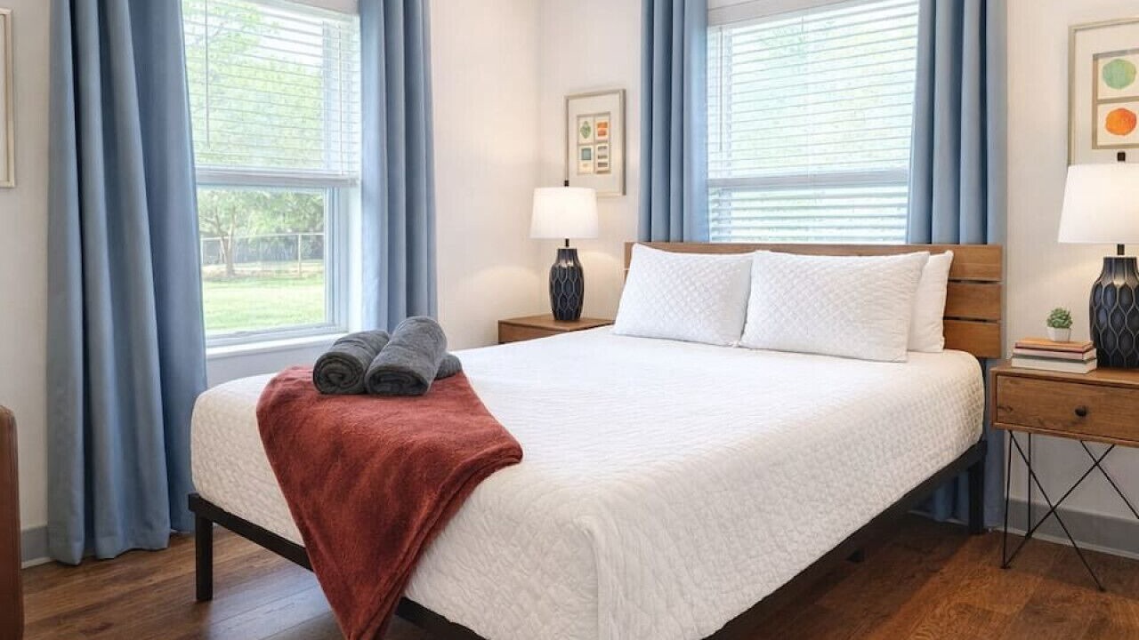 Photo of Bedroom in Villa Heights