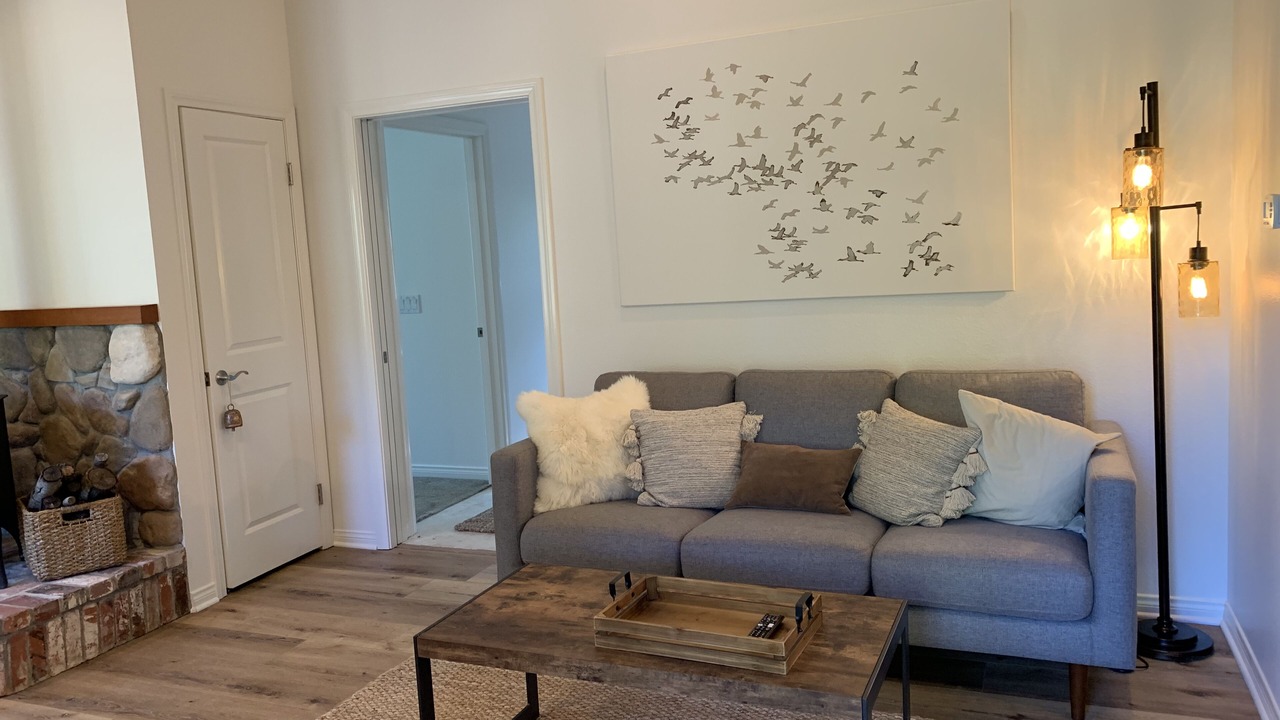 Photo of Livingroom in Meiners Oaks