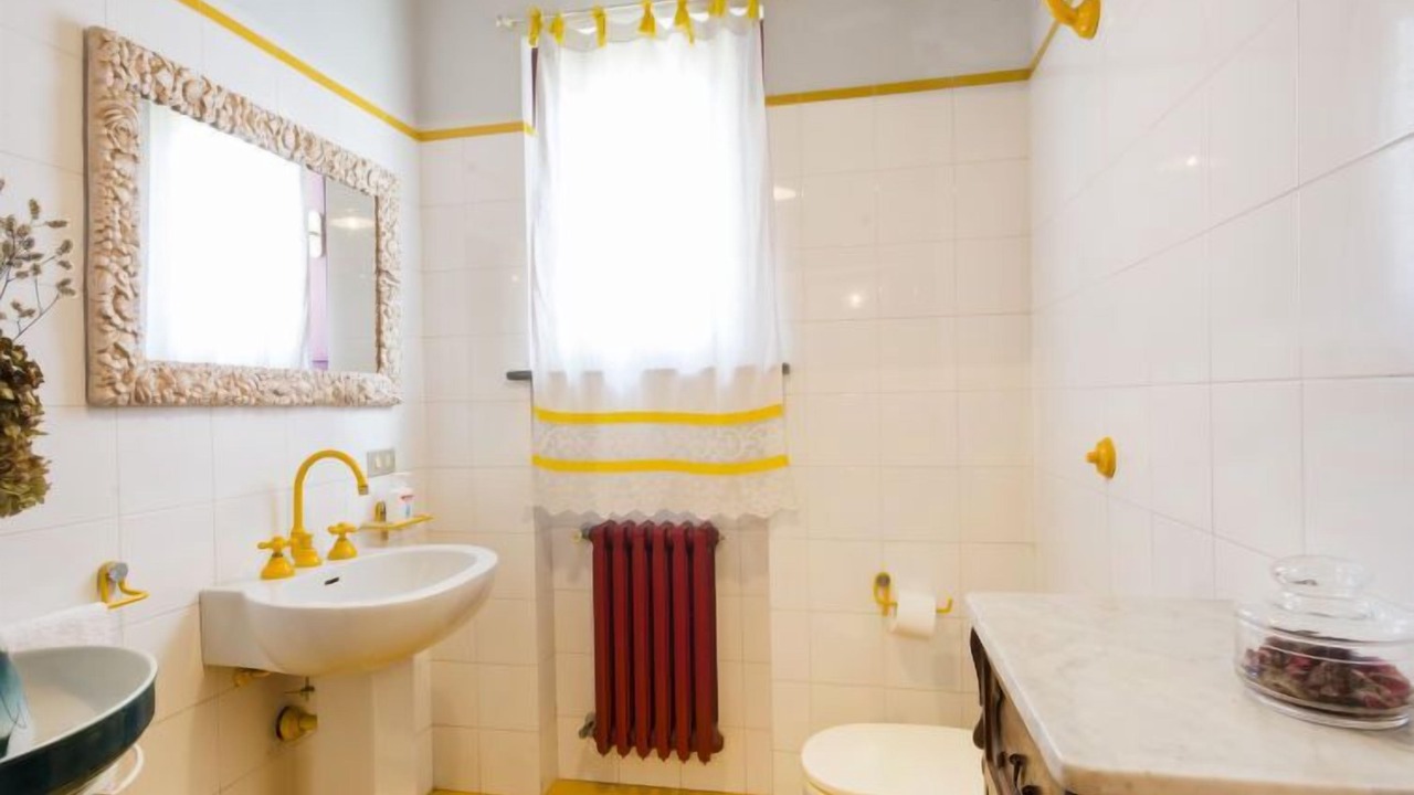 Photo of Bathroom in Lari