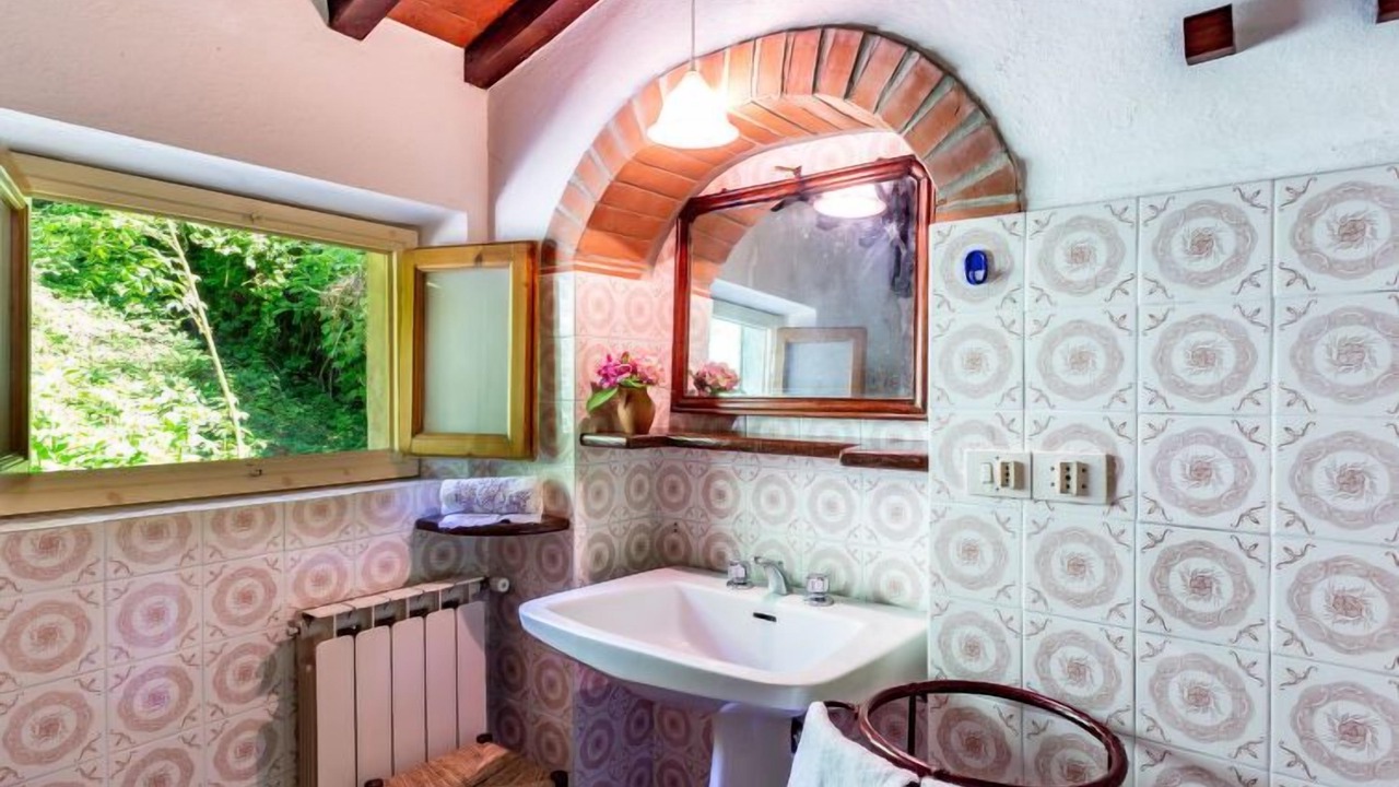 Photo of Bathroom in Molezzano