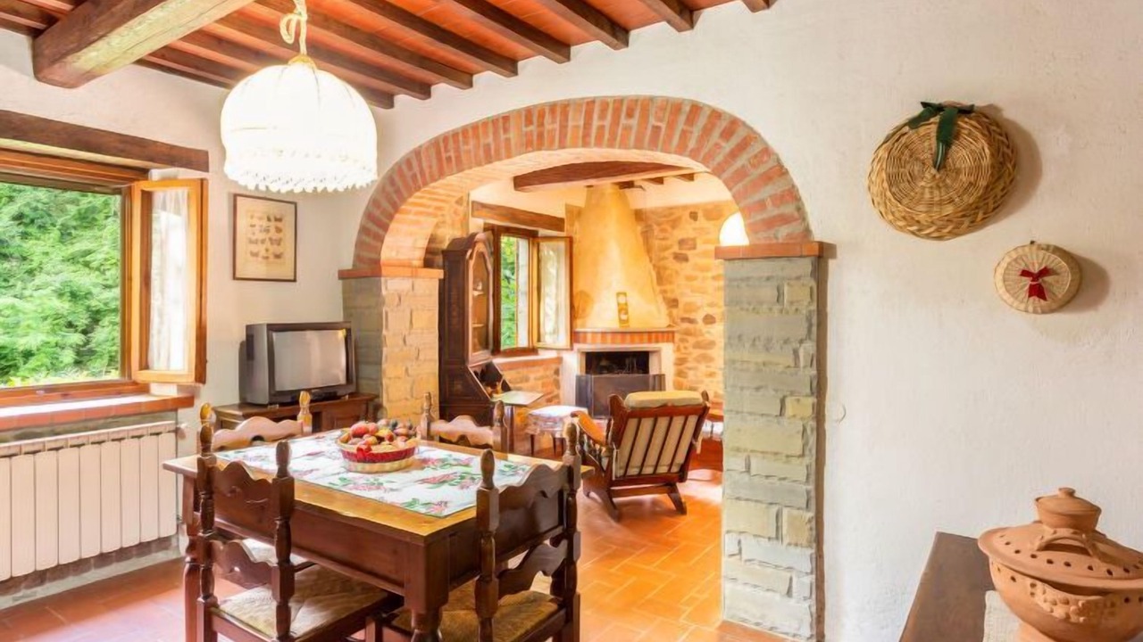 Photo of Bedroom in Molezzano