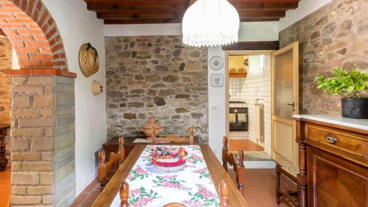 Photo of Bedroom in Molezzano