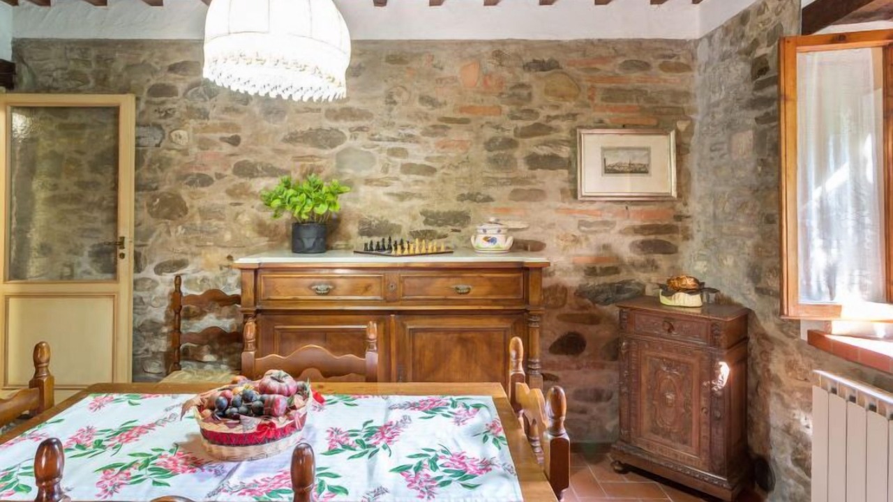 Photo of Bedroom in Molezzano