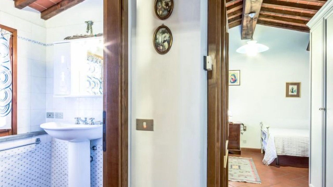 Photo of Bathroom in Neri